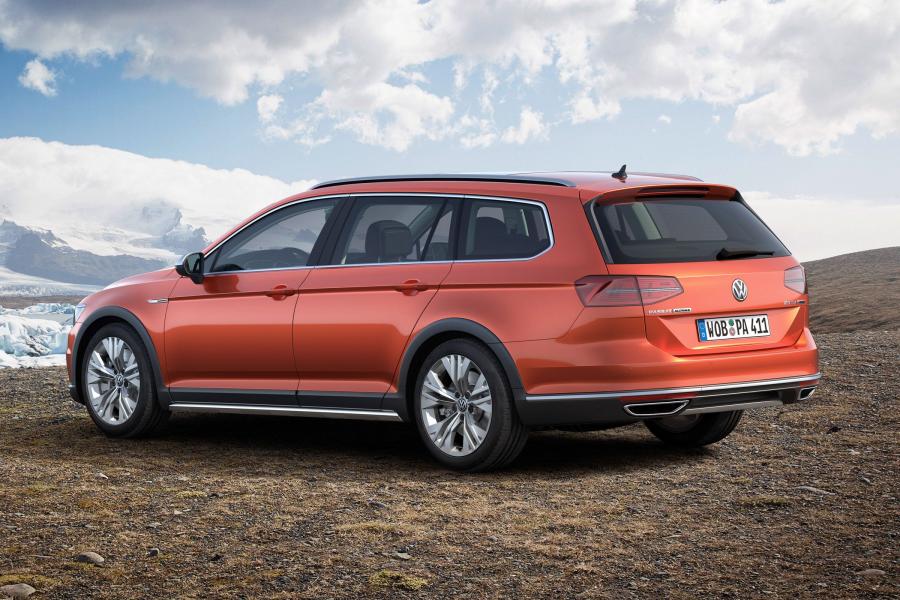  Volkswagen Passat Alltrack 2015 года  (фото 6 из 21)